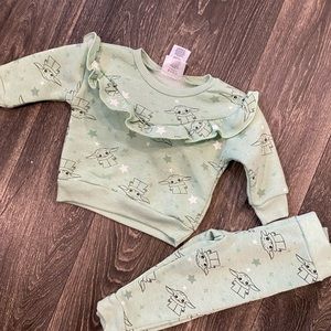 Star Wars baby girls 12 month two piece baby Yoda sweatsuit